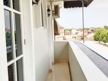 Di Jual Rumah Mewah Siap Huni Posisi HOEK 6 Kamar di Antapani Bandung