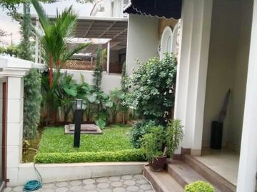 Di Jual Rumah Mewah Siap Huni Posisi HOEK 6 Kamar di Antapani Bandung