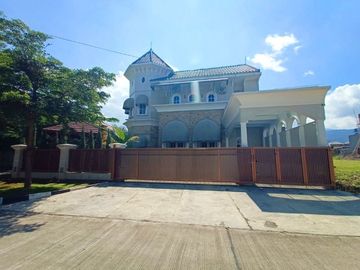 Di Jual Rumah Mewah Siap Huni Posisi HOEK 6 Kamar di Antapani Bandung
