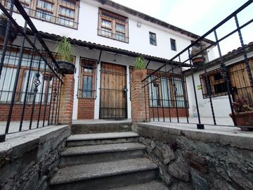 Casa en venta zona de Los Fuertes a un lado del WTC Puebla