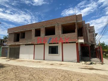 🏡✨ ¡Oportunidad única en Sullana! Propiedad en esquina con gran potencial comercial y residencial  

Descubre esta espaciosa y versátil casa de DOS