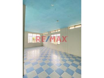 🏡✨ ¡Oportunidad única en Sullana! Propiedad en esquina con gran potencial comercial y residencial  

Descubre esta espaciosa y versátil casa de DOS
