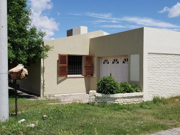 Casa 2 dormitorios Guarda Vieja 600 Brio Banco Provincia