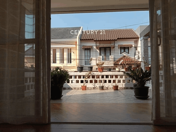 Dijual Rumah Cantik Semi Furnished Di Cluster Lokasi Di BSD