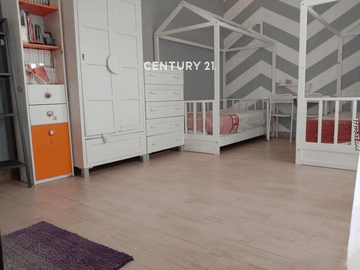 Dijual Rumah Cantik Semi Furnished Di Cluster Lokasi Di BSD