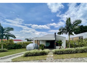 VENTA CASA CAMPESTRE UN SOLO NIVEL. EXCELENTE ESTADO