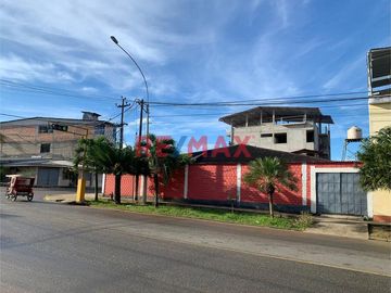 🏡 ¡Oportunidad única: Esquina entre la Avenida Circunvalación cdra 18 con Jr. Ángel Delgado! Se vende una casa de 1 piso.
Esta propiedad de 440 m² de