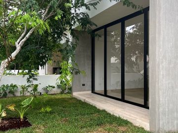 Hermosa Residencia en Privada Yucatan Country Club Merida, Yuc