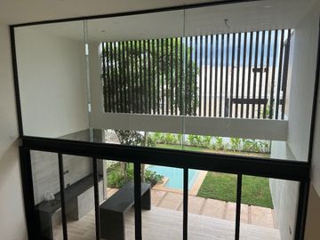 Hermosa Residencia en Privada Yucatan Country Club Merida, Yuc