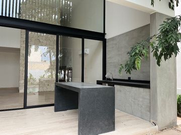 Hermosa Residencia en Privada Yucatan Country Club Merida, Yuc