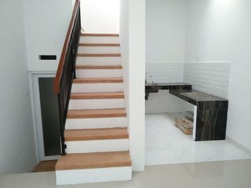 rumah cantik 2 lantai di kamarung citeureup kota cimahi