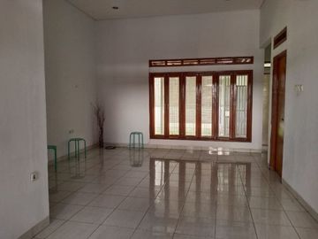 Di Sewakan Rumah Siap Huni 3 Kamar di Pasirkaliki Bandung