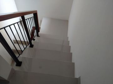 Disewakan Rumah Vanya Park BSD Tangerang Cluster Azura Blok C10 Bagus Nyaman