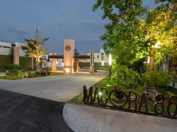 Townhouse en Venta en Privada Macora en Cholul, Mérida.