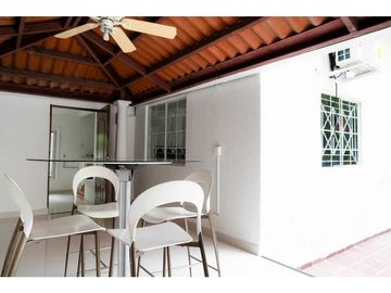 CASA EN VENTA EN OBARRIO - SEMICOMERCIAL