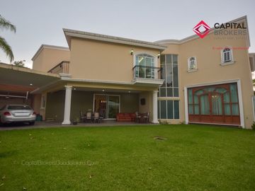 Casa en Venta Dentro de Coto Zapopan Lujo Zona Andares