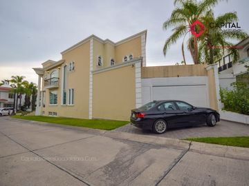 Casa en Venta Dentro de Coto Zapopan Lujo Zona Andares
