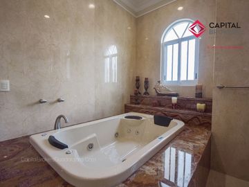 Casa en Venta Dentro de Coto Zapopan Lujo Zona Andares