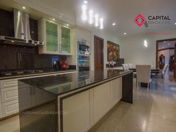 Casa en Venta Dentro de Coto Zapopan Lujo Zona Andares