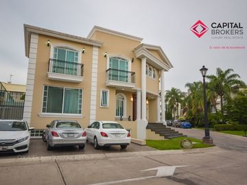 Casa en Venta Dentro de Coto Zapopan Lujo Zona Andares