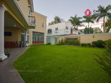 Casa en Venta Dentro de Coto Zapopan Lujo Zona Andares
