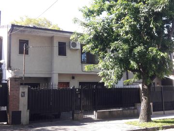 Casa - Olivos-Vias/Maipu