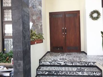 Rumah Gegerkalong Dekat Pondok Hijau, Parahyangan Rumah Villa Bandung