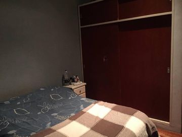 EXCELENTE CASA EN BANFIELD, IDEAL DOS FAMILIAS O PARA UNIFICAR.