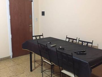 EXCELENTE CASA EN BANFIELD, IDEAL DOS FAMILIAS O PARA UNIFICAR.