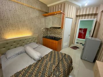 Apartemen green pramuka bulanan full furnish dan wifi ready