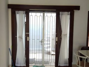 Rumah 2 lantai di Perum Paradise jalan Palagan km 7