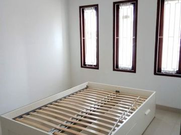 Rumah 2 lantai di Perum Paradise jalan Palagan km 7