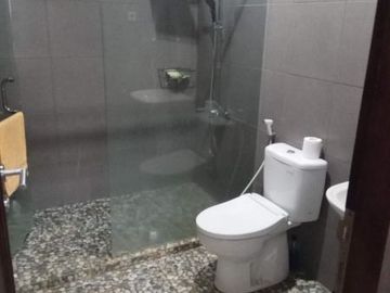 Rumah 2 lantai di Perum Paradise jalan Palagan km 7