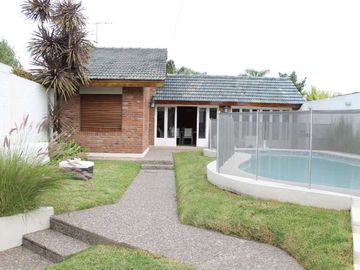 Chalet en venta en Castelar Sur