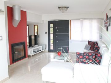 Chalet en venta en Castelar Sur