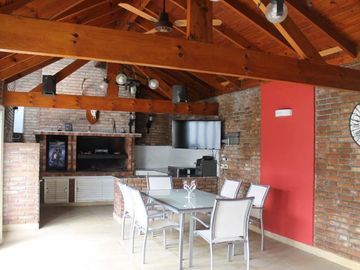 Chalet en venta en Castelar Sur