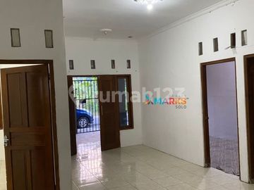 Rumah Terawat Siap Huni Lingkungan Nyaman Daerah Sumber Banjarsari