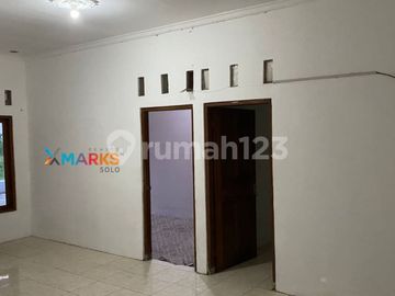 Rumah Terawat Siap Huni Lingkungan Nyaman Daerah Sumber Banjarsari