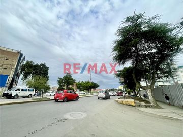 🏠 **Casa para Empresas en Venta - Chiclayo, Perú**

📍 Dirección: Panamérica 111, a sólo una cuadra de la Av Salaverry y del Óvalo Quiñones de Chicla