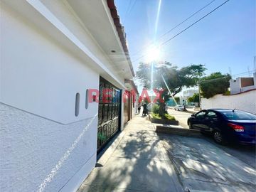🏠 **Casa para Empresas en Venta - Chiclayo, Perú**

📍 Dirección: Panamérica 111, a sólo una cuadra de la Av Salaverry y del Óvalo Quiñones de Chicla
