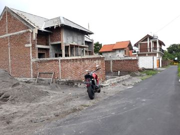 Rumah baru proses bangun di kawasan berkemabang, Purwomartani