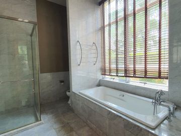 DIJUAL APARTEMEN THE PAKUBUWONO RESIDENCES 548sqm 2 STOREY TOWNHOUSE