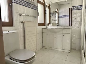 Casa en Venta en Otoñal / Quebrada Honda