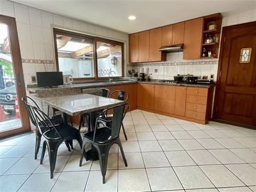 Casa en Venta en Otoñal / Quebrada Honda