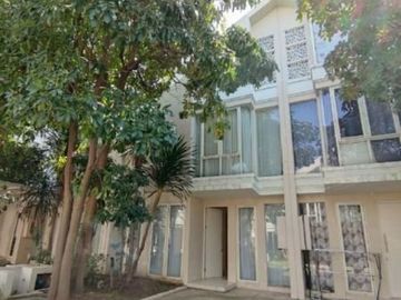 Rumah ZIMBALI COSTA GRAND ISLAND Hadap Selatan, Strategis