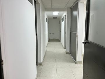 edificio en arriendo/venta en chapinero central. Cod A700710