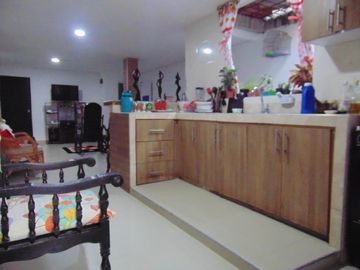 casa en venta en la cruz. Cod V88595