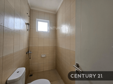 Rumah LT 90m Bagus Siap Huni Di Cluster South Thames JGC