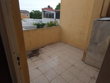Departamento Tipo Casa en venta en Lanus Este