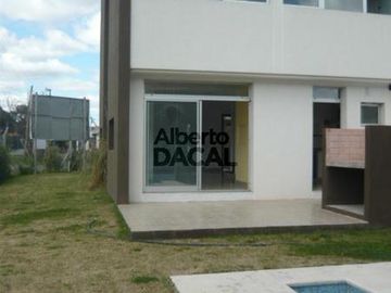 Casa en Venta en 53/5 y 6 Villa Elisa - Alberto Dacal Propiedades
